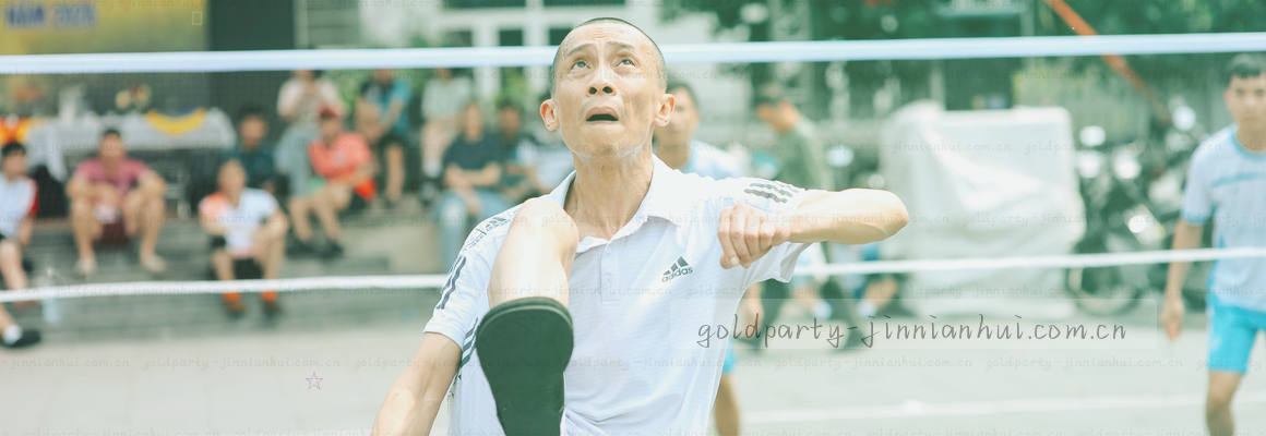 一位擅长场景化叙述的画面感撰稿人俯瞰城市晨光